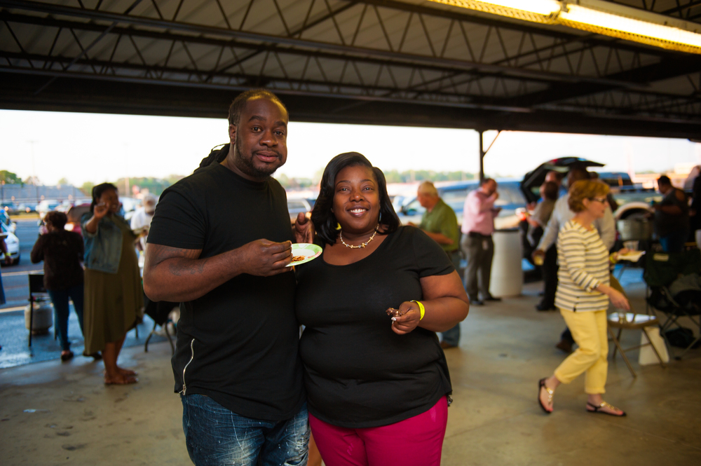 Taste 2017-52-People enjoying food