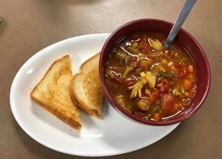 joes-food chili and grilled cheese